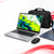 Acer Aspire und Lenovo IdeaPad als Laptop-Sets mit Taschen und Mäusen vor weiß-rotem Hintergrund